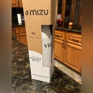 Vuori stainless steel insulated bottle